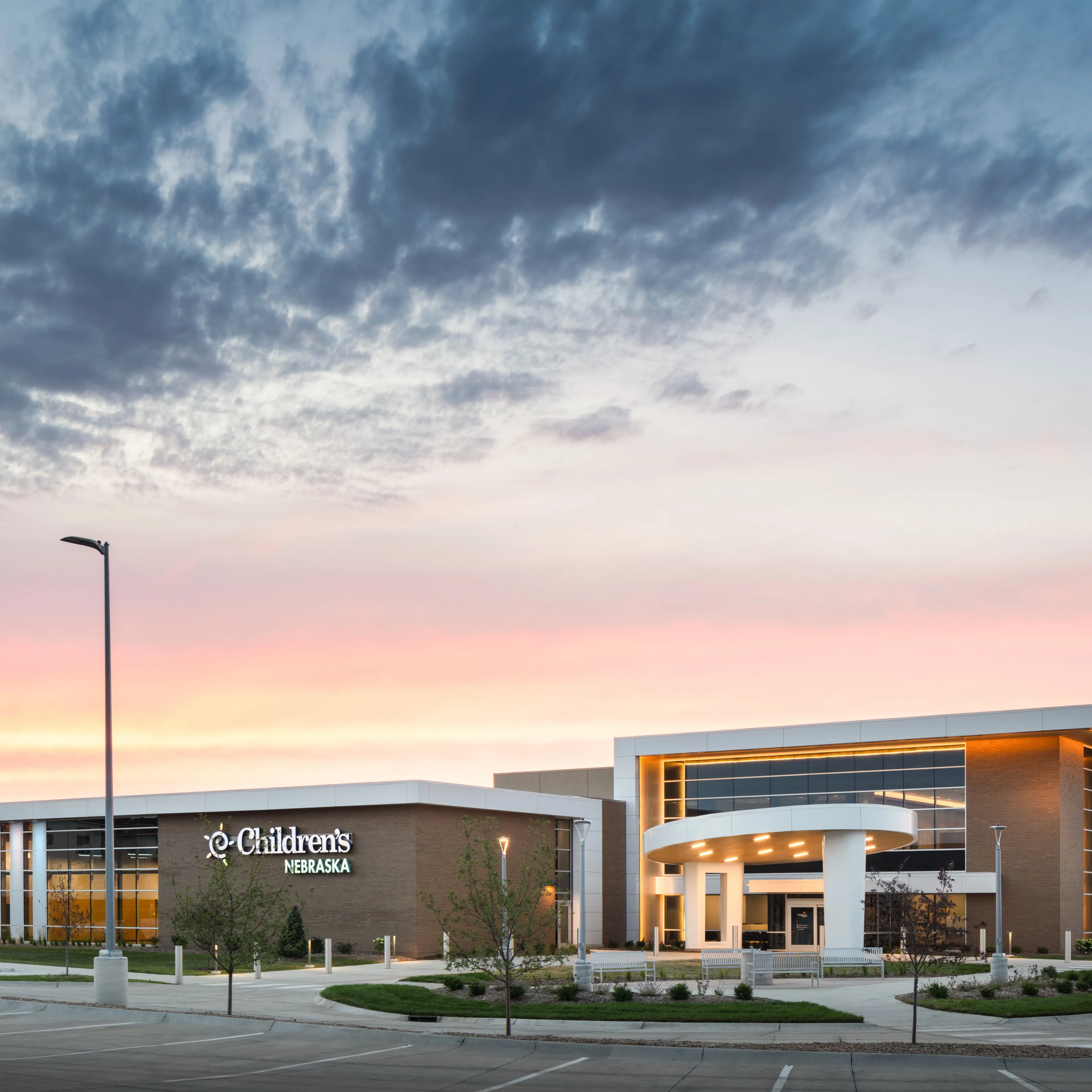 Exterior photo of the Children's Nebraska – West Omaha building.