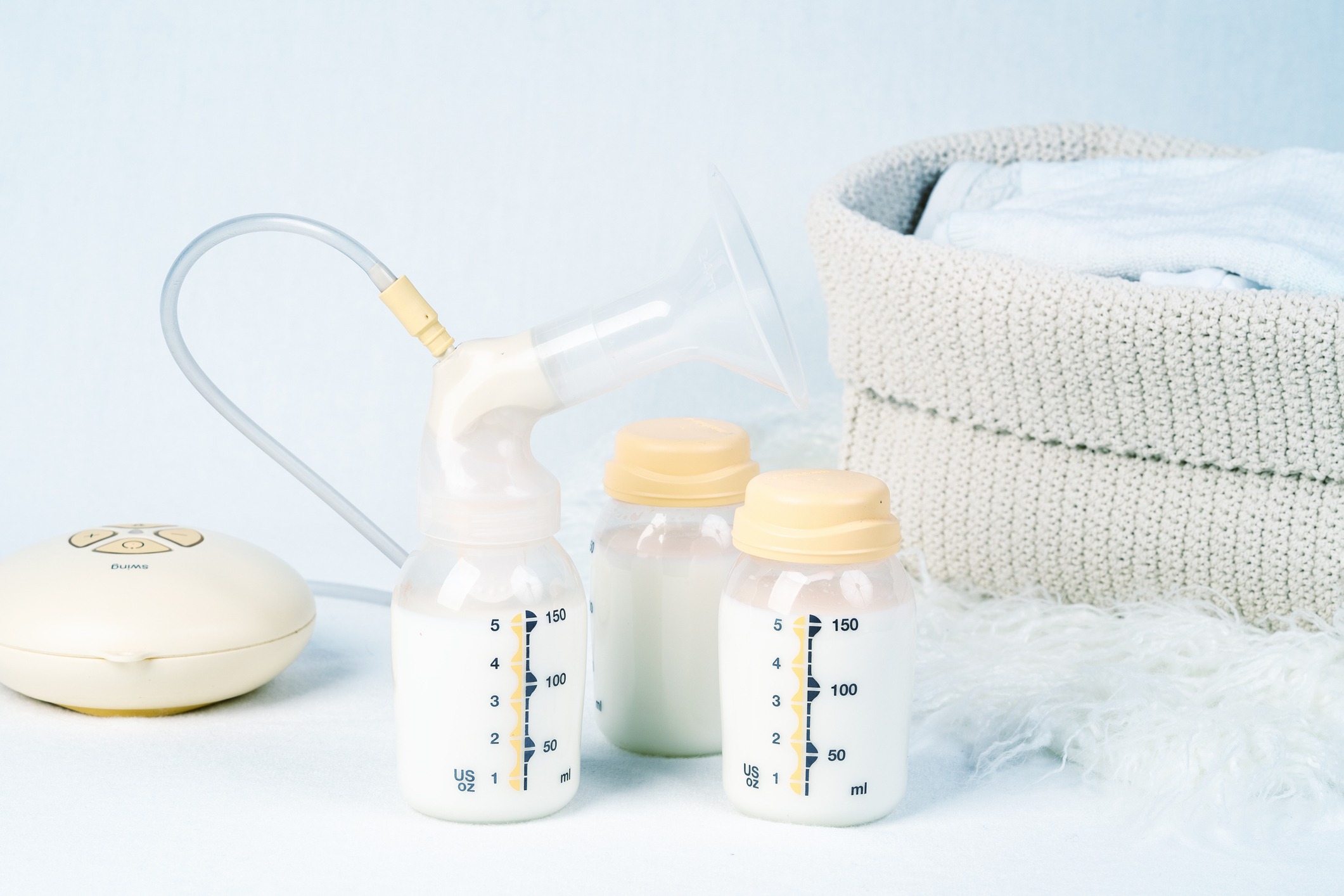 photo of a breastpump device